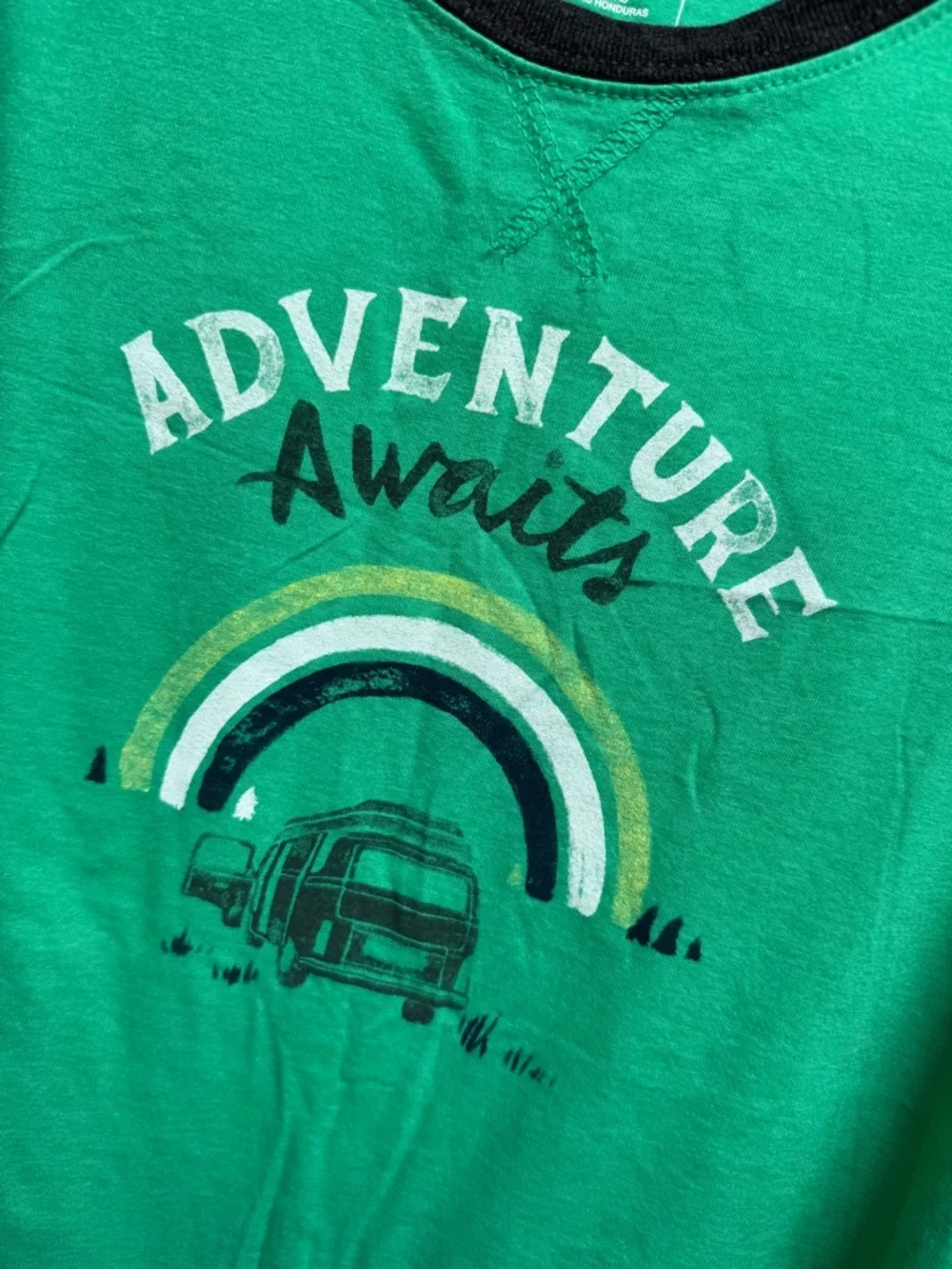 Y💐The North Face Green Raglan 'Adventure Awaits' Tee with Black Sleeves - Picture 3 of 5